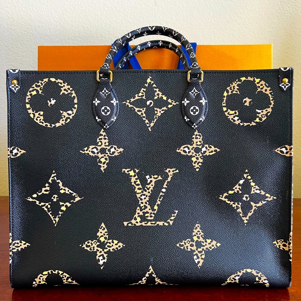 💯 Authentic OnTheGo GM Louis Vuitton Limited Edition bag.